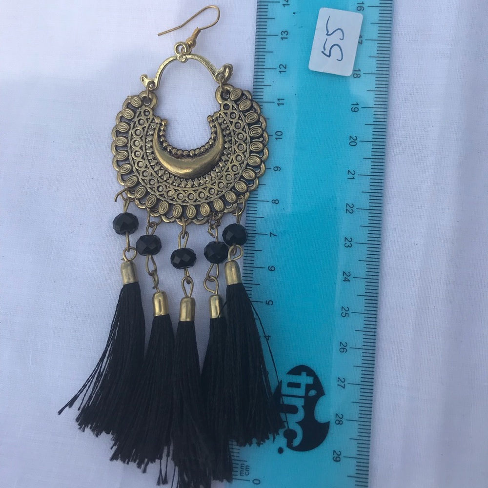Stand Out Tassel Earrings / CODE: ER 58 - Picture 3 of 8